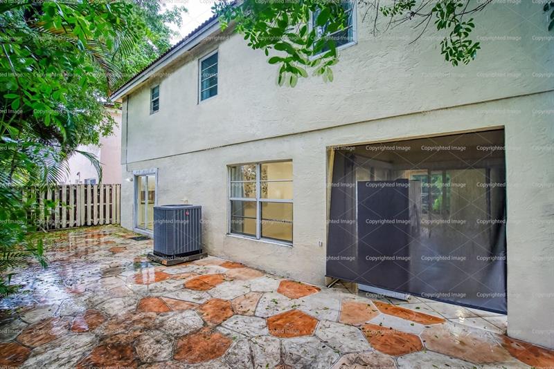 Image 30 of 32 For 10225 Nw 57 Terrace