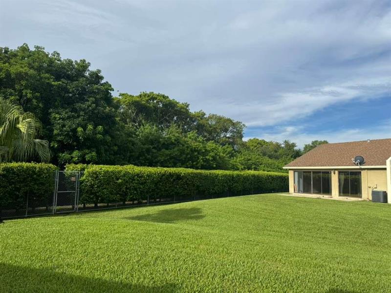 Image 29 of 33 For 10324 Boca Bend West  J4