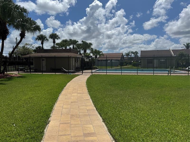 Image 31 of 33 For 10324 Boca Bend West  J4