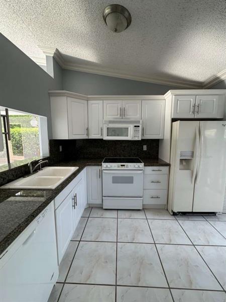 Image 5 of 33 For 10324 Boca Bend West  J4
