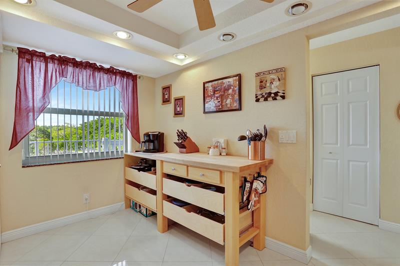 Image 11 of 53 For 1480 80th Ave  407