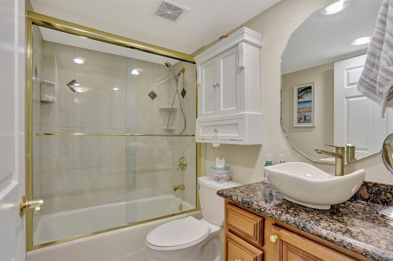 Image 14 of 53 For 1480 80th Ave  407