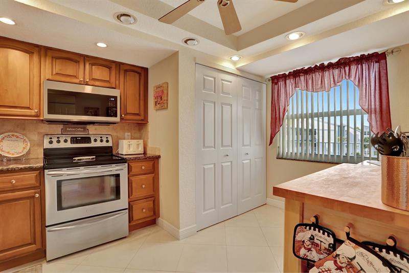 Image 9 of 53 For 1480 80th Ave  407