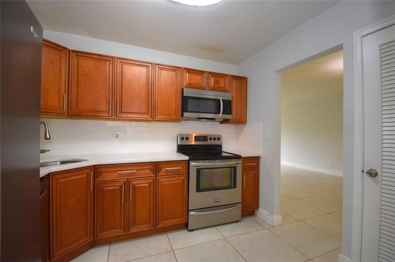 Image 15 of 33 For 9 19th Ct  119c
