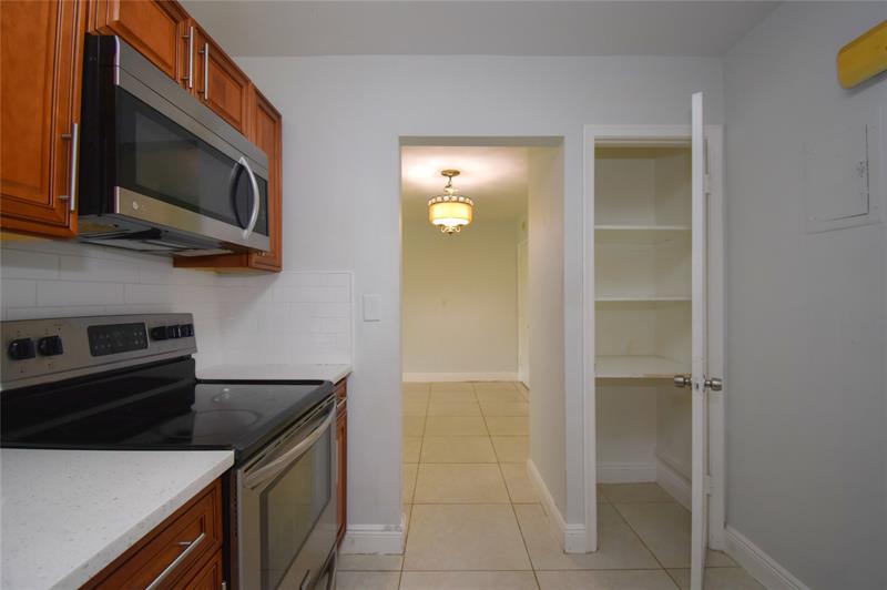 Image 16 of 33 For 9 19th Ct  119c