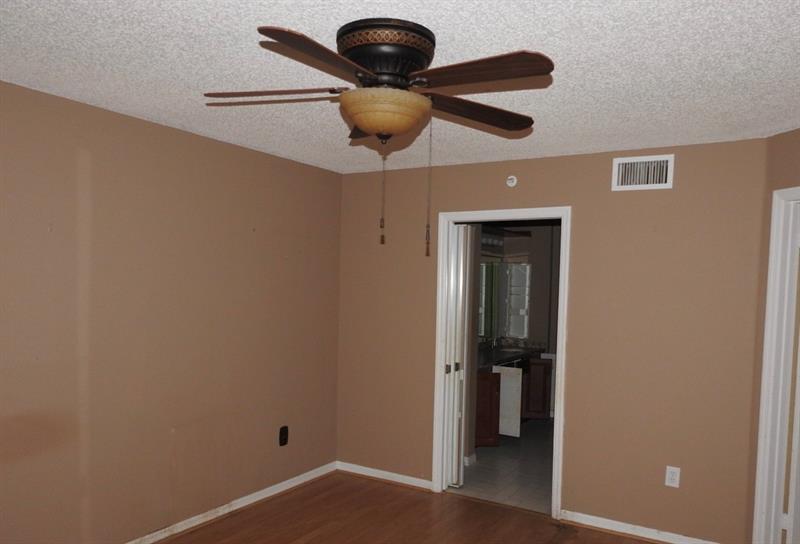 Image 11 of 15 For 7641 Granville Dr  209