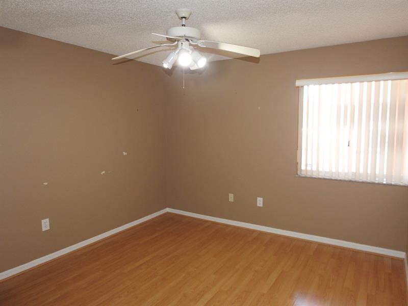 Image 18 of 27 For 7641 Granville Dr  209