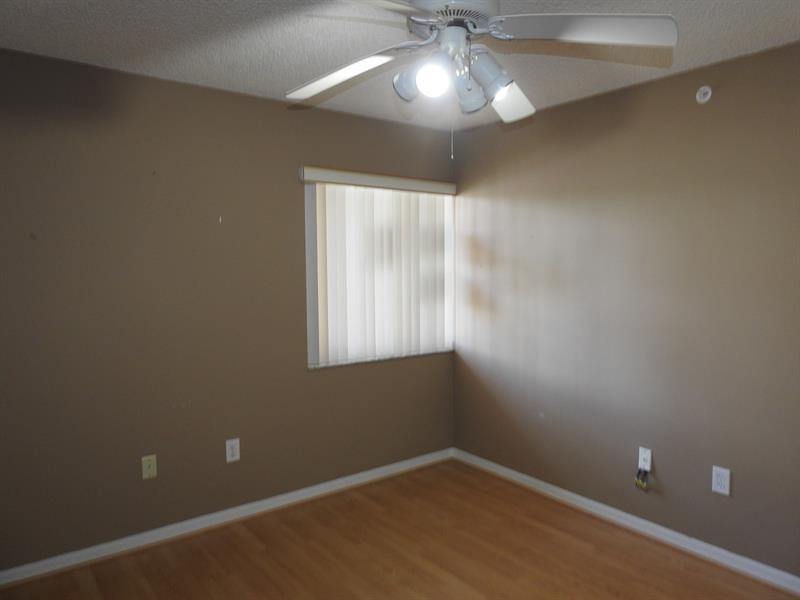 Image 19 of 27 For 7641 Granville Dr  209