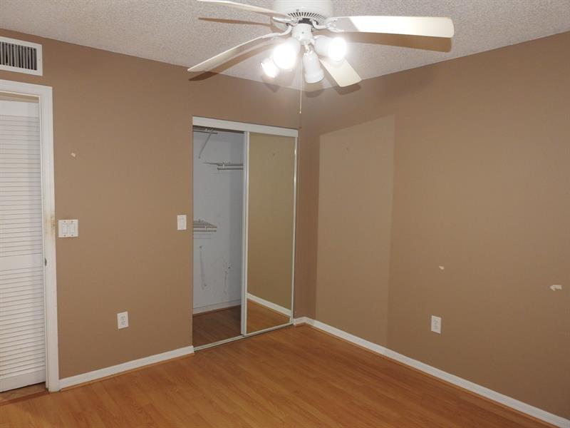 Image 21 of 27 For 7641 Granville Dr  209