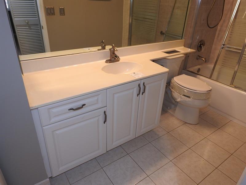 Image 22 of 27 For 7641 Granville Dr  209
