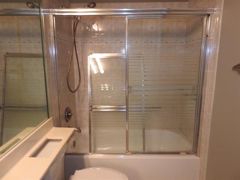 Image 23 of 27 For 7641 Granville Dr  209