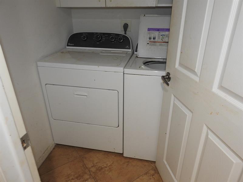 Image 24 of 27 For 7641 Granville Dr  209