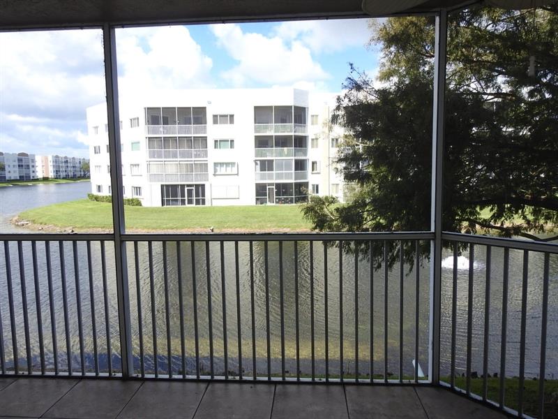 Image 26 of 27 For 7641 Granville Dr  209