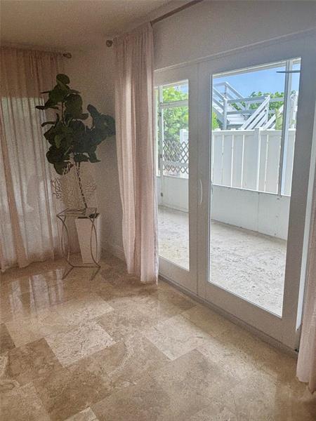 Image 13 of 28 For 10980 Ocean Dr  114