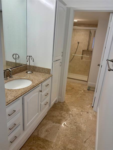 Image 19 of 28 For 10980 Ocean Dr  114