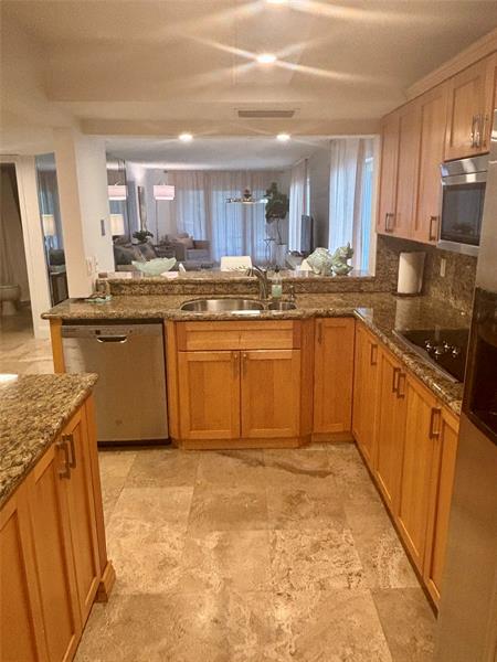 Image 6 of 28 For 10980 Ocean Dr  114
