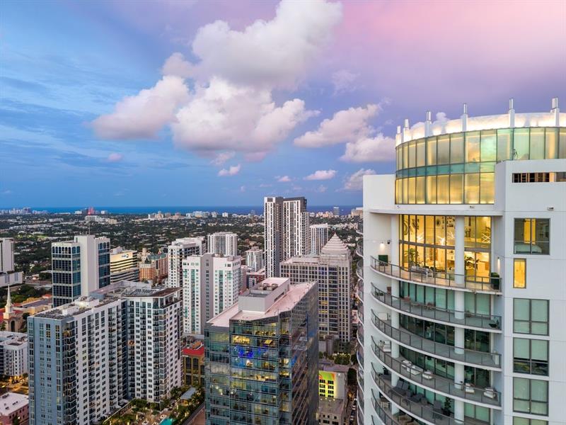 Image 3 of 55 For 100 Las Olas Blvd  4603