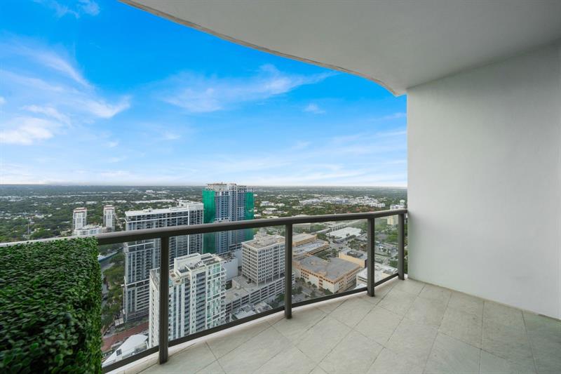 Image 35 of 55 For 100 Las Olas Blvd  4603