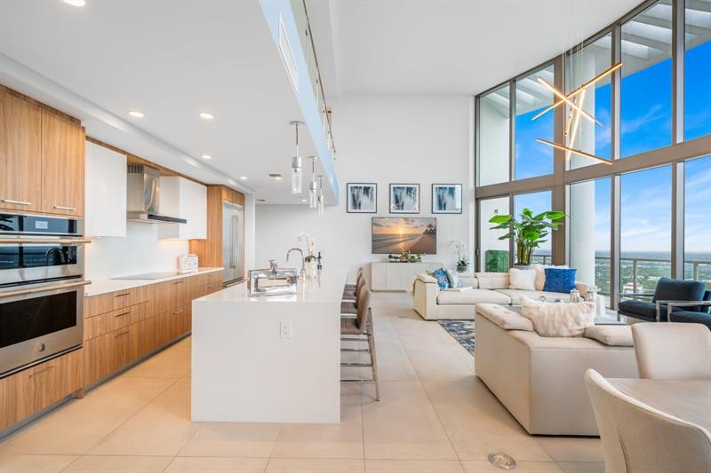 Image 8 of 55 For 100 Las Olas Blvd  4603