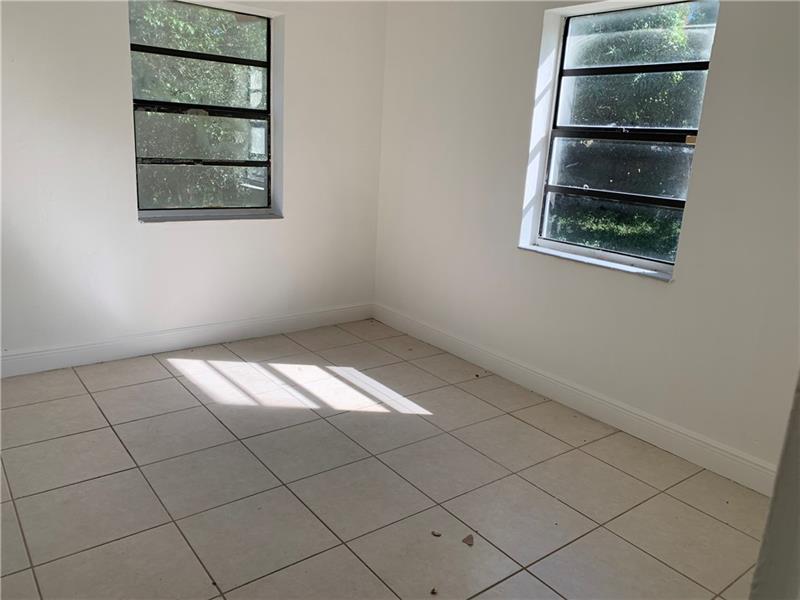 Image 11 of 12 For 2206 5th St  