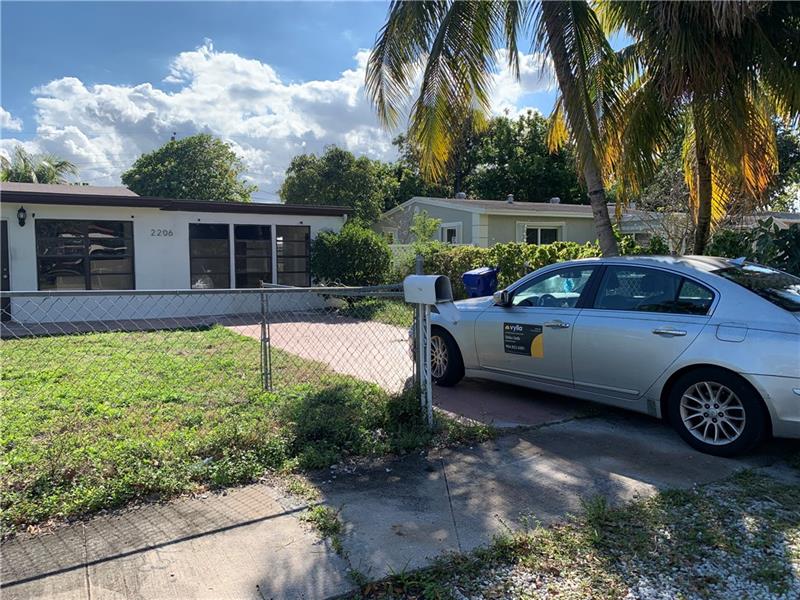 Image 3 of 12 For 2206 5th St  