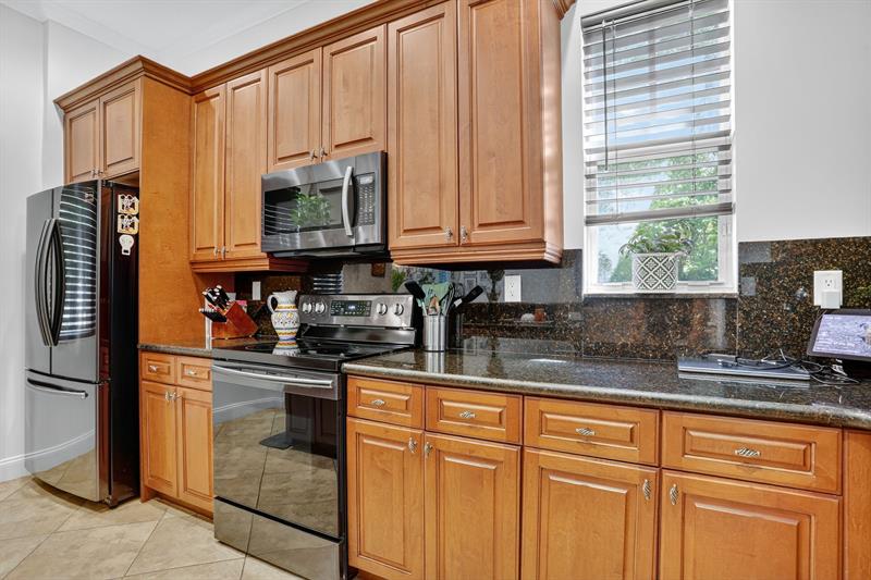 Image 12 of 37 For 6012 116th Dr