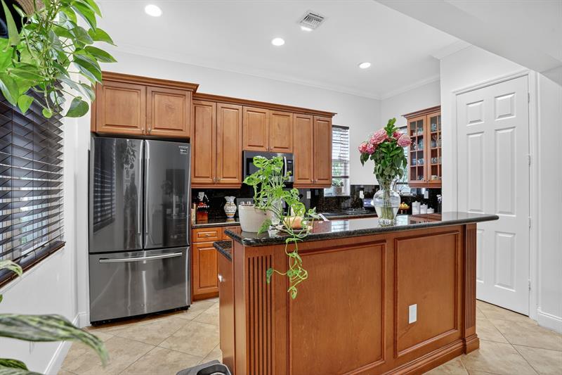 Image 15 of 37 For 6012 116th Dr