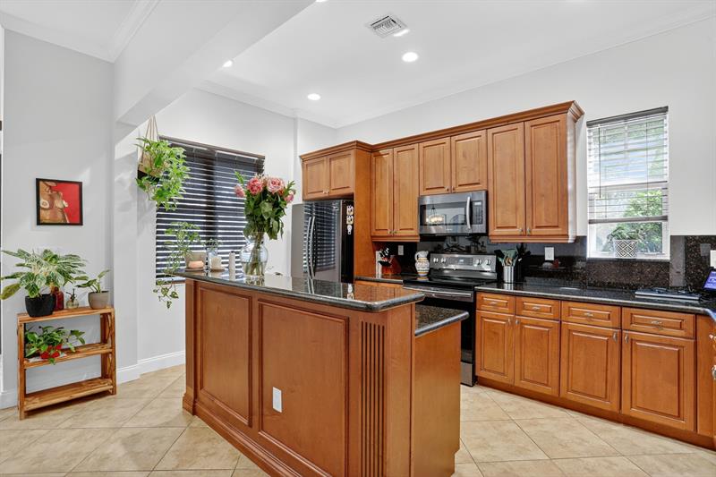 Image 16 of 37 For 6012 116th Dr
