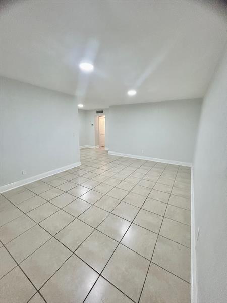 Image 3 of 12 For 6024 26th St  202