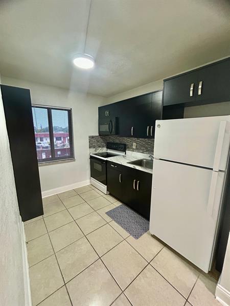Image 6 of 12 For 6024 26th St  202