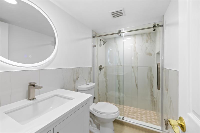 Image 12 of 39 For 10921 70th Ter  10921