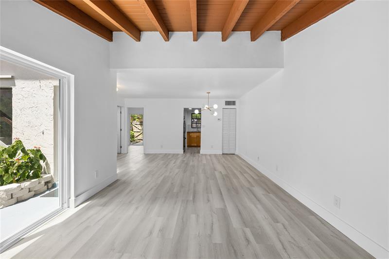 Image 6 of 39 For 10921 70th Ter  10921