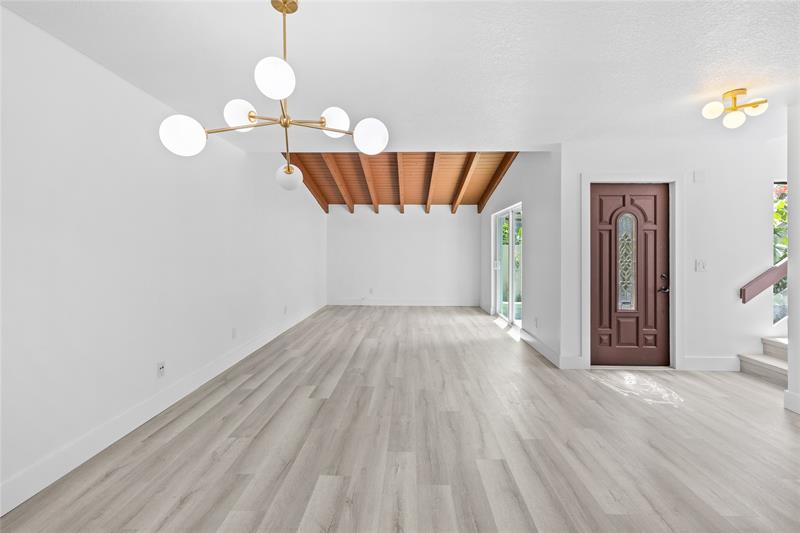 Image 7 of 39 For 10921 70th Ter  10921