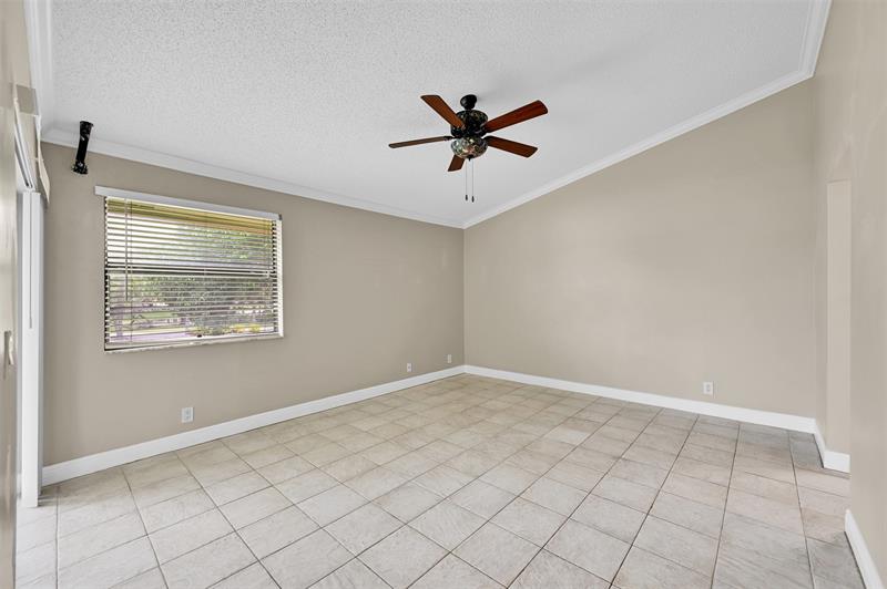 Image 18 of 36 For 1410 Congressional Way  1410
