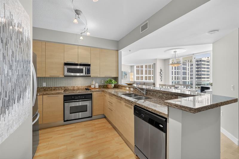 Image 9 of 35 For 350 2nd St  1030