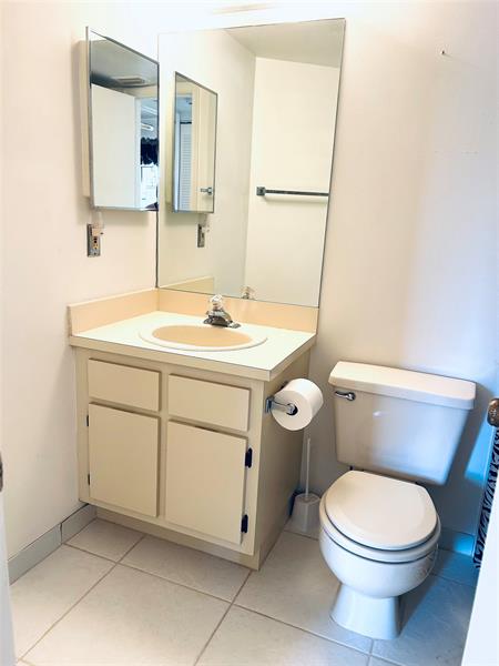 Image 11 of 22 For 5550 Lakeside Drive  203