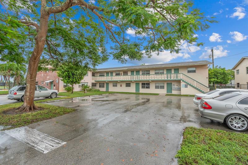 Details for 290 40th St  12, Oakland Park, FL 33334