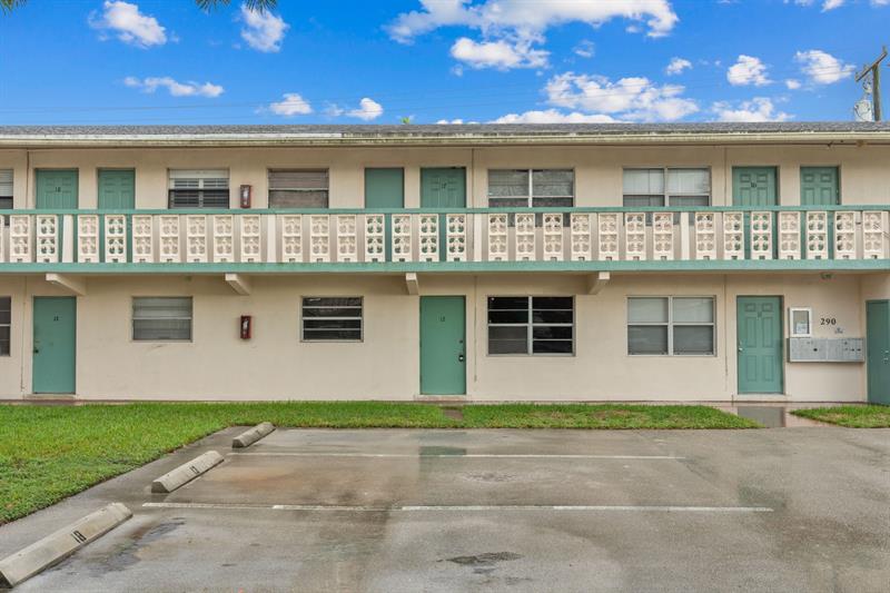 Image 3 of 16 For 290 40th St  12