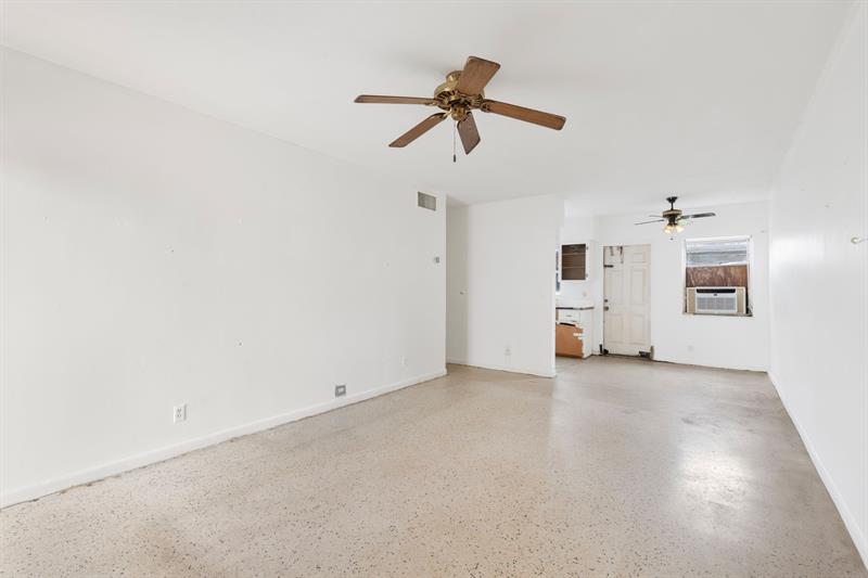 Image 6 of 16 For 290 40th St  12
