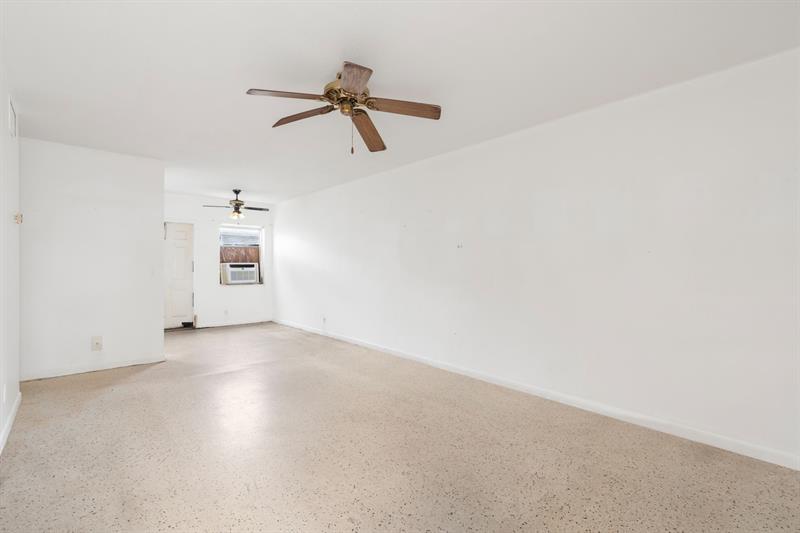 Image 7 of 16 For 290 40th St  12