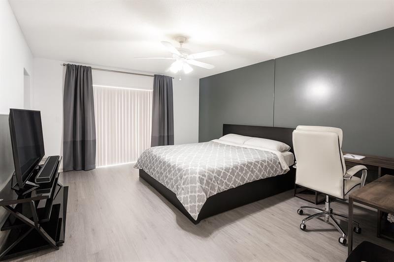 Image 4 of 21 For 6639 41st Pl  6639