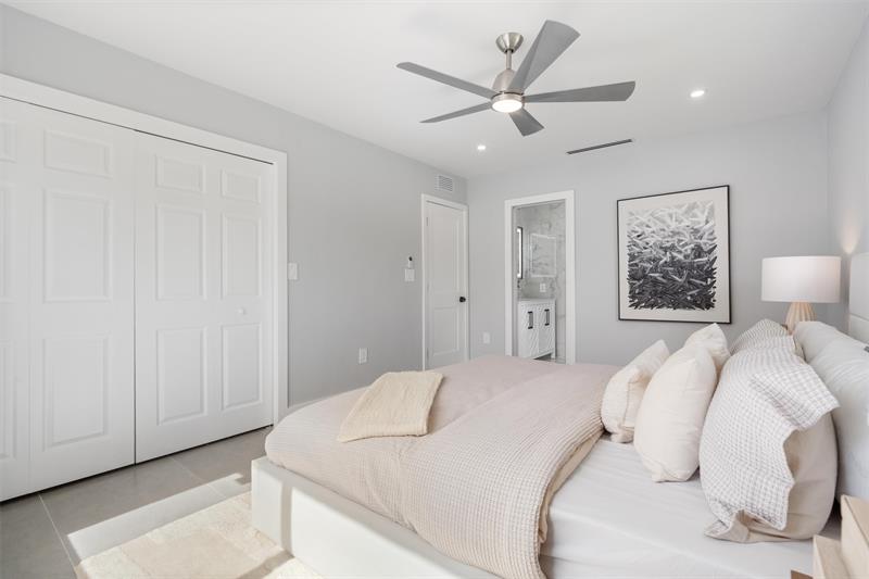 Image 14 of 23 For 324 28th St  