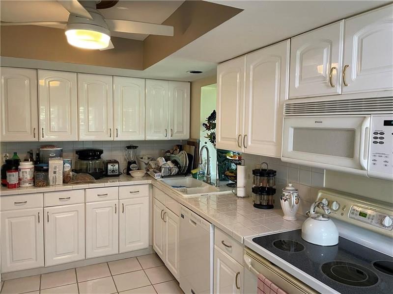 Image 11 of 41 For 14609 Sunny Waters Lane