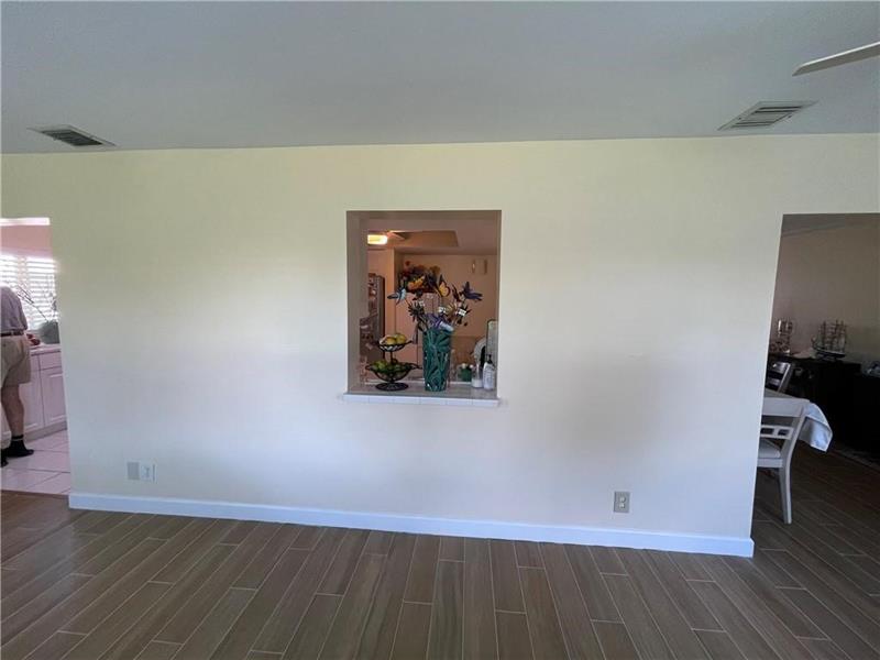 Image 18 of 41 For 14609 Sunny Waters Lane