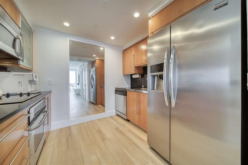 Image 16 of 22 For 6365 Collins Avenue  2406