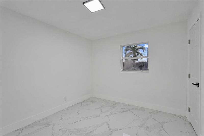 Image 16 of 27 For 4138 48th Ct