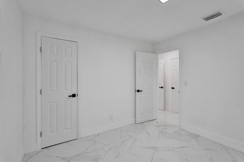 Image 17 of 27 For 4138 48th Ct