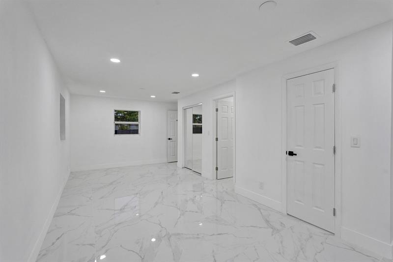 Image 18 of 27 For 4138 48th Ct
