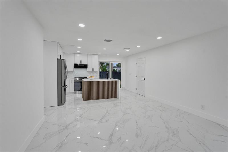 Image 7 of 27 For 4138 48th Ct