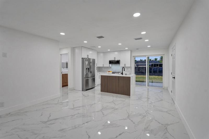 Image 8 of 27 For 4138 48th Ct